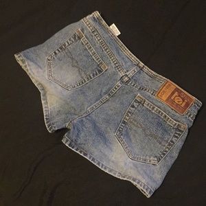 I am sellin e-denim light wash shorts